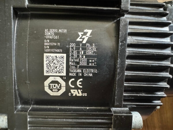 Servo motor Yaskawa Sigma 7 1kw SGM7G-09AFC61 - Ảnh 2