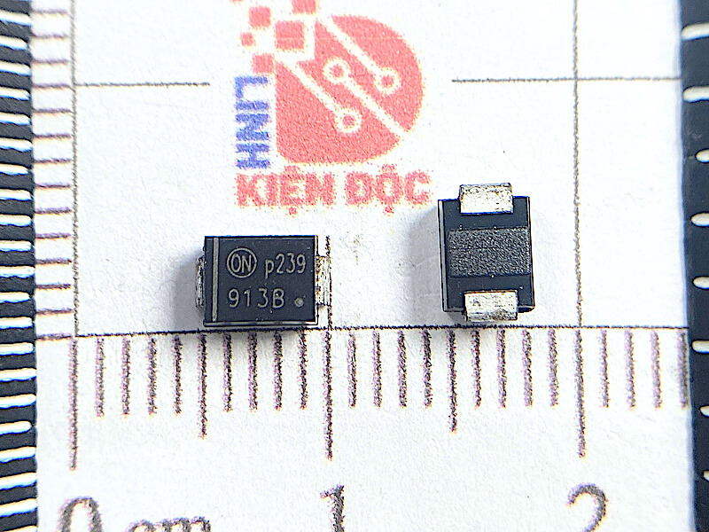 1SMB5913B kí hiệu 913B Diode Zenner SMD 3.3V 3W DO-214AA 8 1SMB5913B 913B