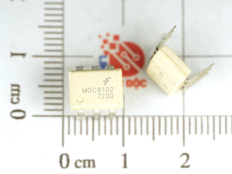 MOC8102 1
