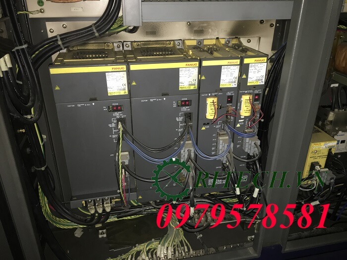 Hình ảnh tủ điện máy phay CNC Makino V33 1