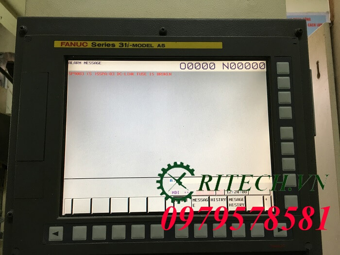 Màn hình máy CNC báo lỗi