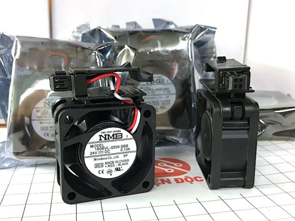 Quạt  NMB 1608VL-05W-B69 24V 0.13A 40x40x20mm 3 dây giắc đen liền