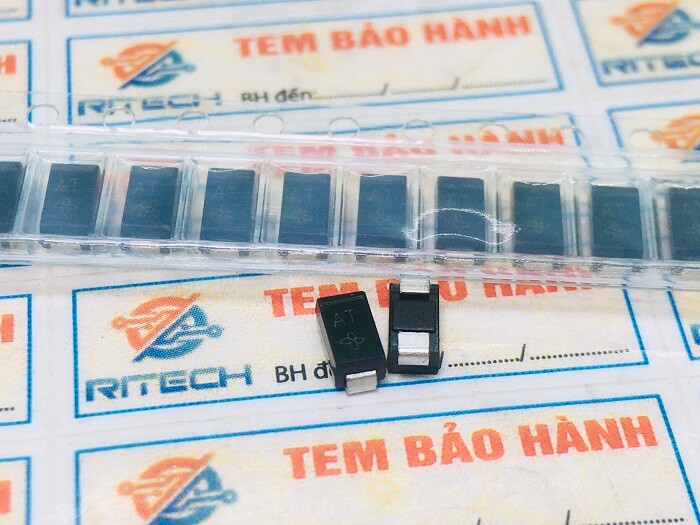 1N4740A kí hiệu AT DIode 10V 1W SMA 1 1N4740A