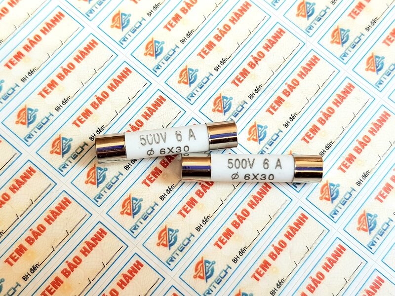 Cầu chì sứ R058 6A 500V kích thước 6X30MM 1 Cầu chì sứ R058 6A 500V kích thước 6X30MM