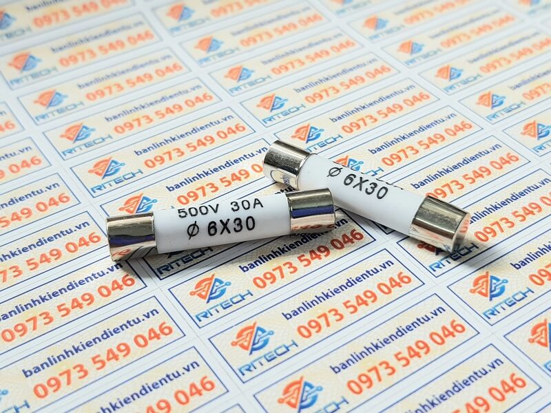 Cầu chì sứ R058 30A 500V kích thước 6X30MM 1 Cầu chì sứ R058 30A 500V kích thước 6X30MM