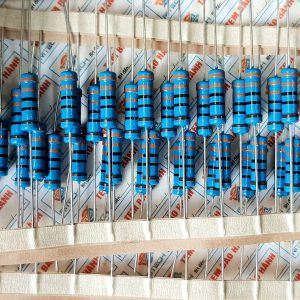 Điện trở vạch 2W 330R 5% – 5 vòng màu