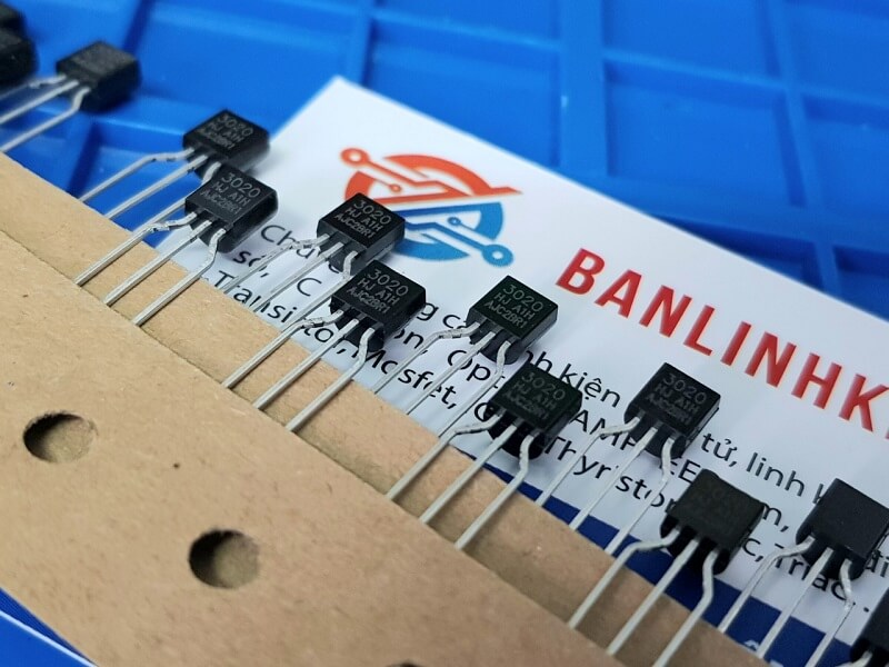3020 3DG3020A1 Transistor NPN 1.5A 450V TO-92 1 3020 3DG3020A1 Transistor NPN 1.5A 450V TO-92