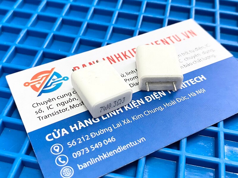 Điện trở sứ, điện trở công suất 0.3R 7W 1 Điện trở sứ, điện trở công suất 0.3R 7W