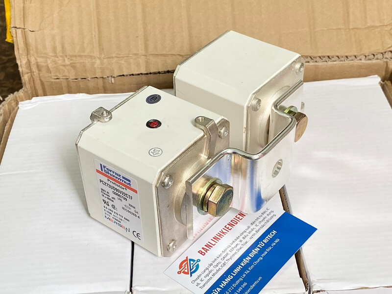 Cầu chì PC273UD95V22CTF 9.5URD273TTF2200 Q300739 950VAC 2200A 1 Cầu chì PC273UD95V22CTF 9.5URD273TTF2200 Q300739 950VAC 2200A