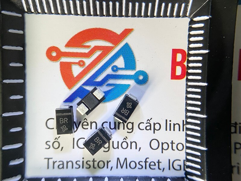 SMAJ17A-E3/61 SMAJ17A BR Diode 17V DO-214AC 1 SMAJ17A-E3/61 SMAJ17A BR Diode 17V DO-214AC