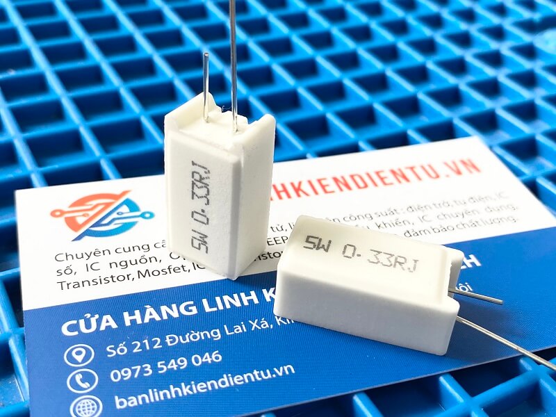 Điện trở sứ 0.33R 5W kiểu chân đứng 1 Điện trở sứ 0.33R 5W kiểu chân đứng