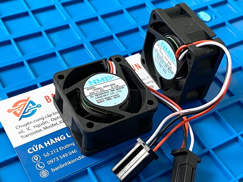 Quạt NMB 1608KL-05W-B69 24V 0.13A 40x40x20mm giắc đen 1 Quạt NMB 1608KL-05W-B69 24V 0.13A 40x40x20mm giắc đen