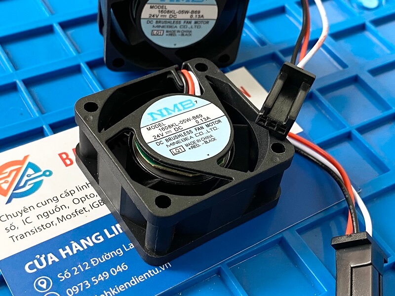 Quạt NMB 1608KL-05W-B69 24V 0.13A 40x40x20mm giắc đen 2 Quạt NMB 1608KL-05W-B69 24V 0.13A 40x40x20mm giắc đen - Ảnh 2