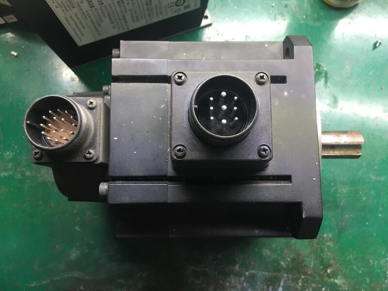 Servo Motor Panasonic MDME102GCHM dòng A5 1kw có phanh 10 mdme102gchm