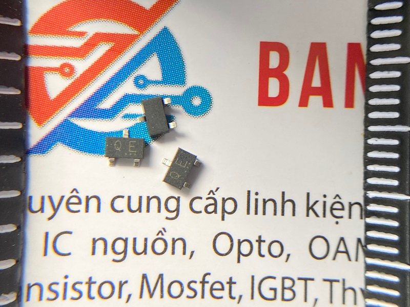 RN1425 QE Transistor NPN 800mA 50V SOT-23 1 RN1425 QE