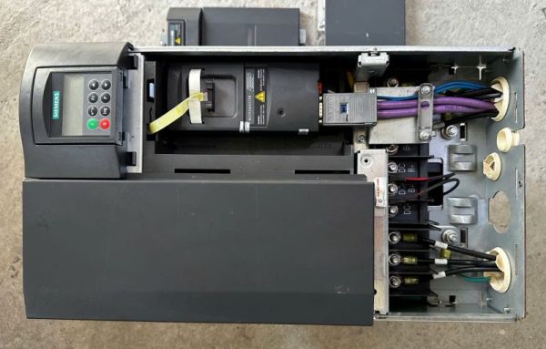 6SE6440-2UD31-8DA1 Biến tần Siemens Micromaster 440 18.5kW 3 Pha 380V - Ảnh 3
